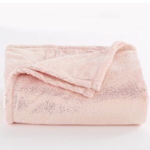 NWT Oversized The Big One Plush Throw - Pink Glitter